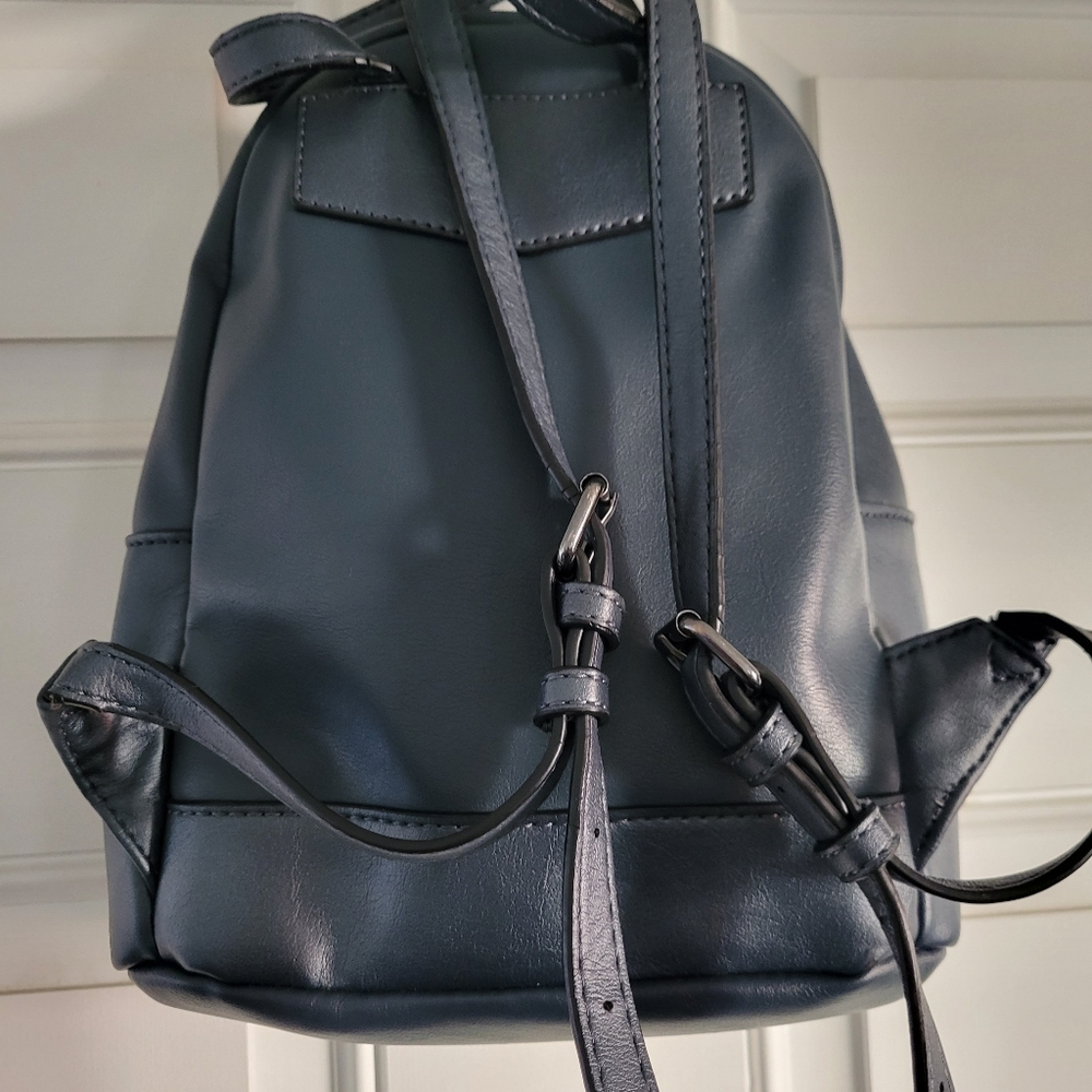 ☆ Simply Vera Gray Mini Backpack - Picture 2 of 16
